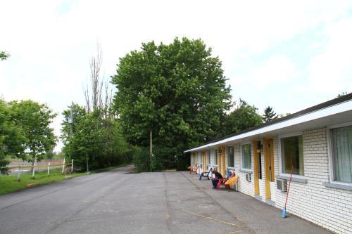 ברוסארד Motel Champlain מראה חיצוני תמונה